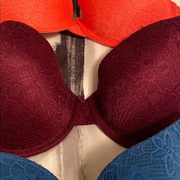 Bras - Picture 4 of 6